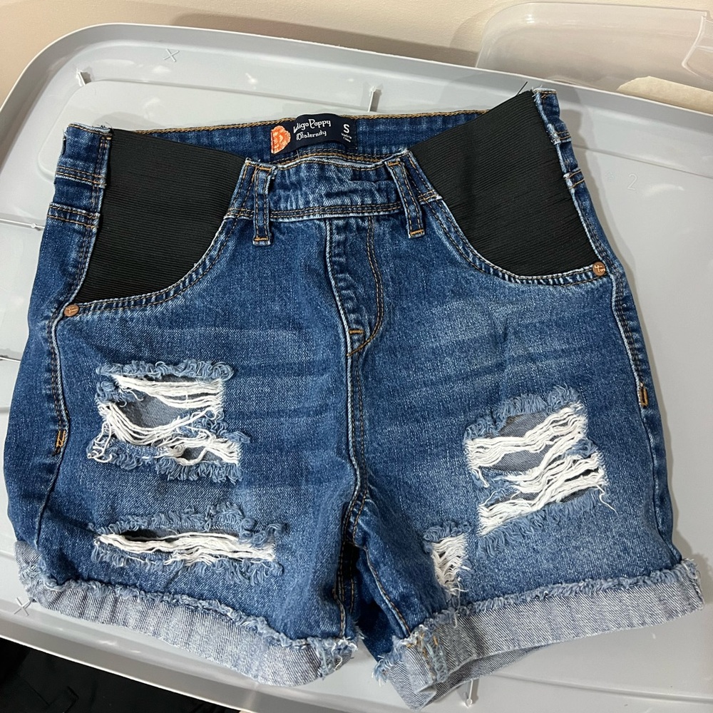 Maternity shorts